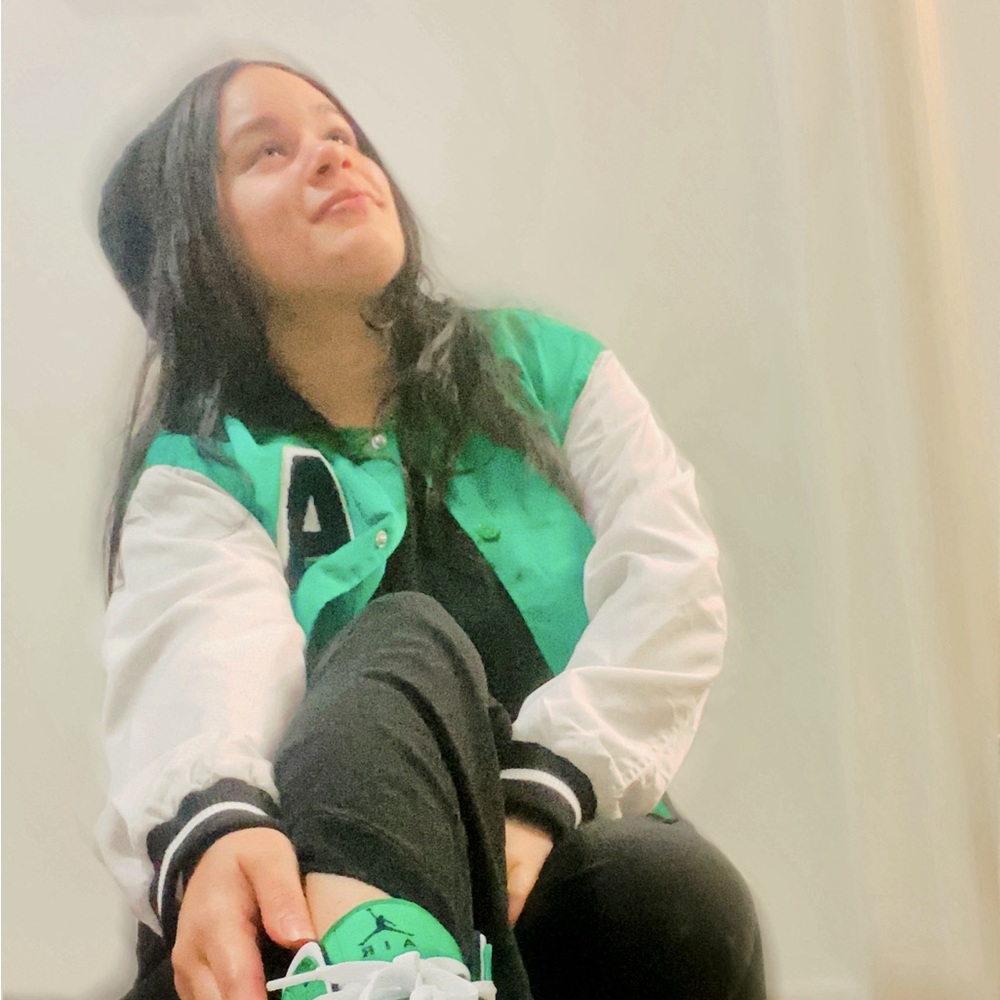 Meet your Posher, Thalia